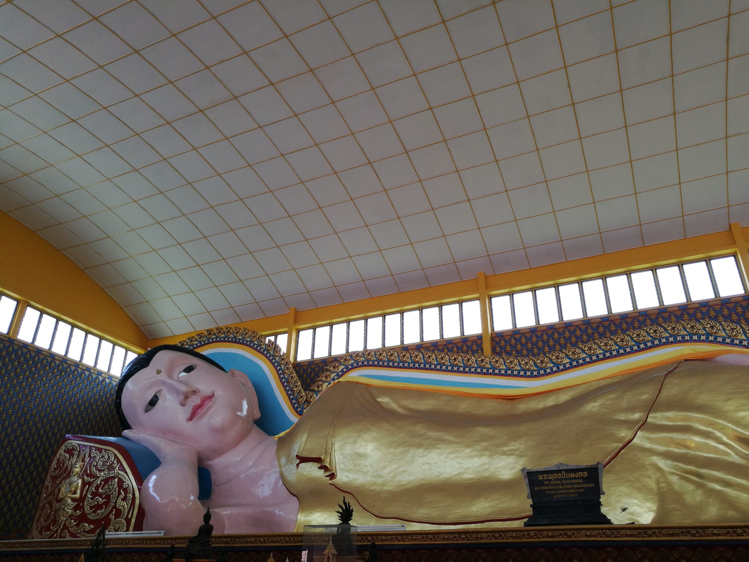 ペナンのタイ寺院の寝釈迦仏
