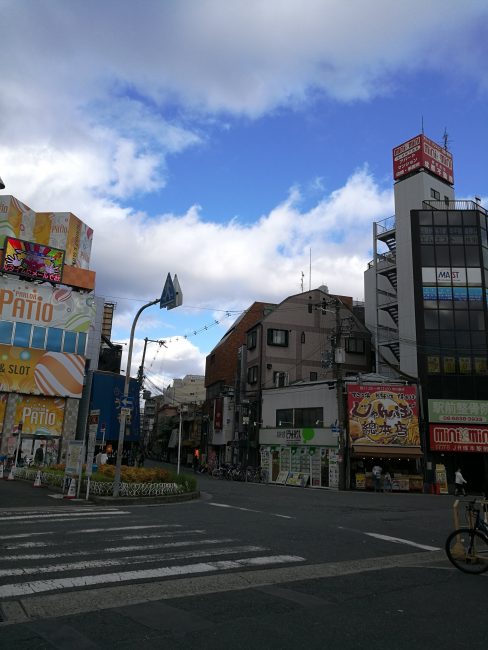 ラーメン激戦区の大坂塚本駅周辺の風景