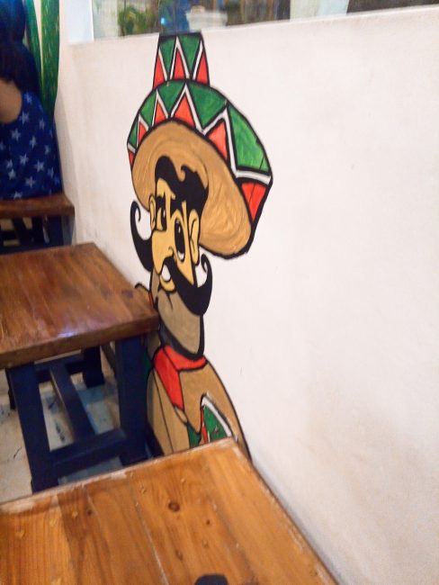 マニラ語学学校QUOOLL寮近くのメキシカンレストラン